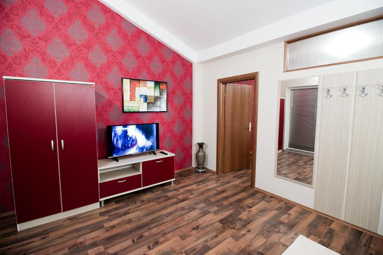 Izabela Apartment *
