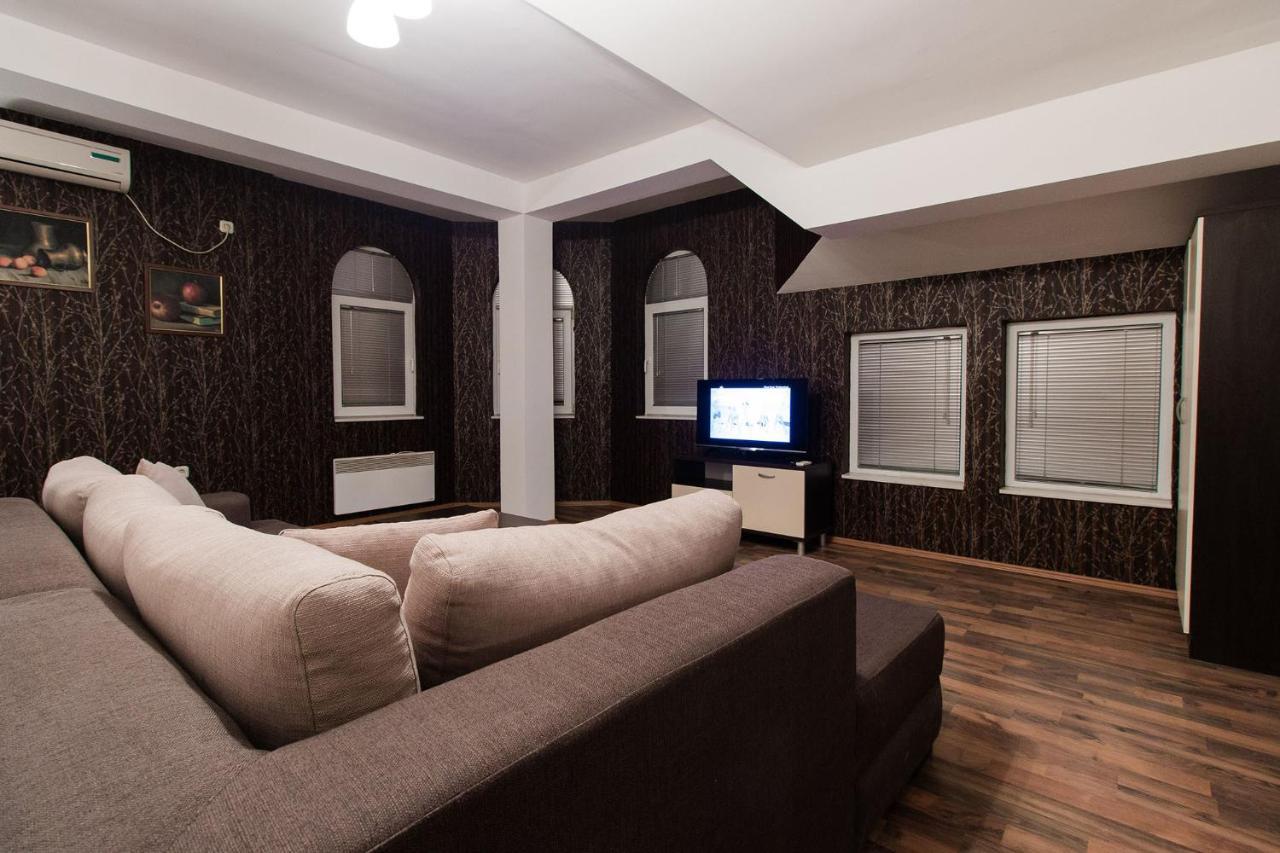 Izabela Apartment *